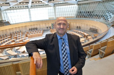 Rainer Thiel MdL wirbt für den 5. Jugend-Landtag NRW.